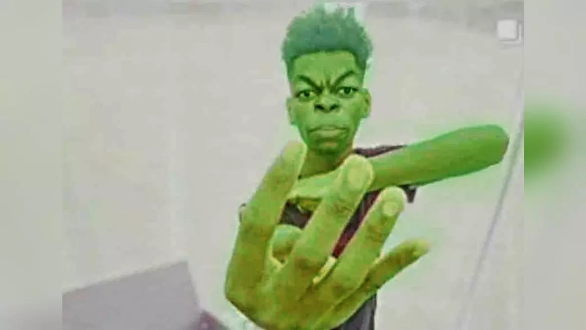 beast boy guy holding up four fingers meme image