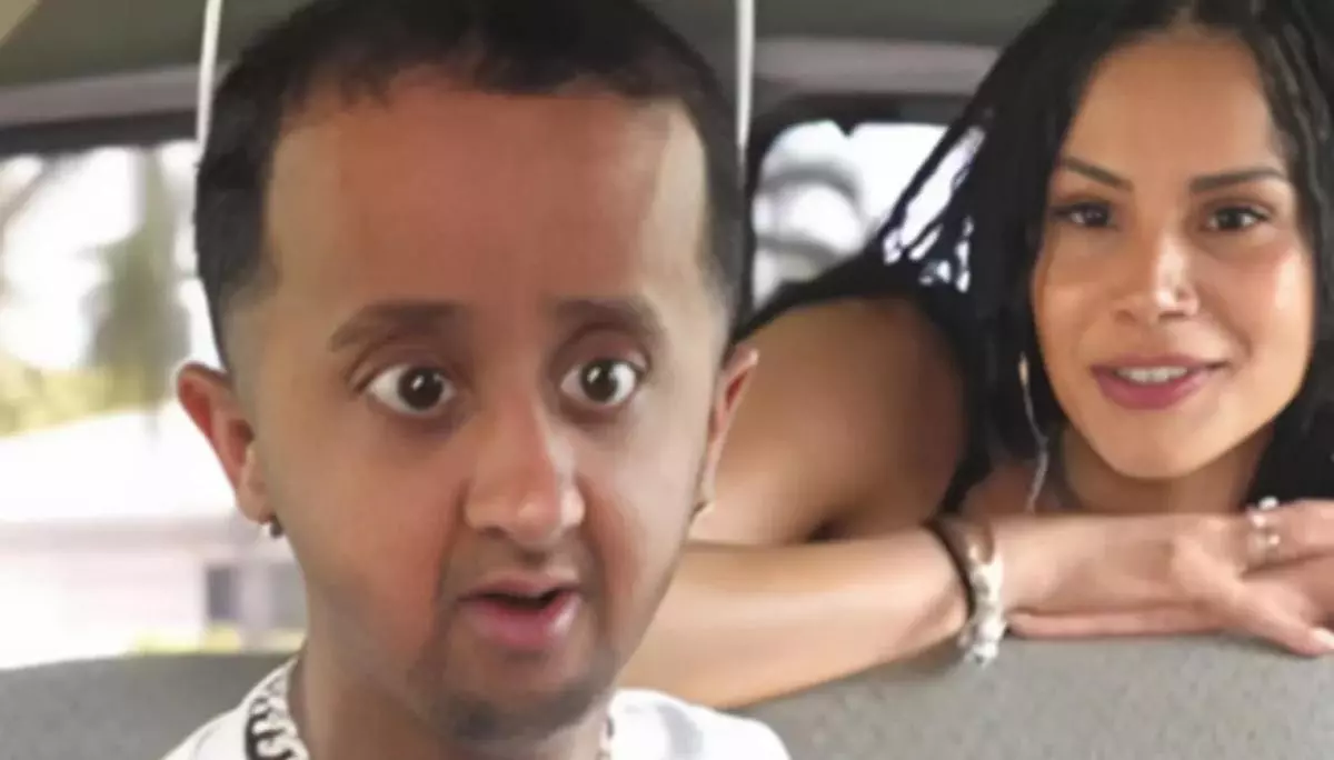 baby alien meme image