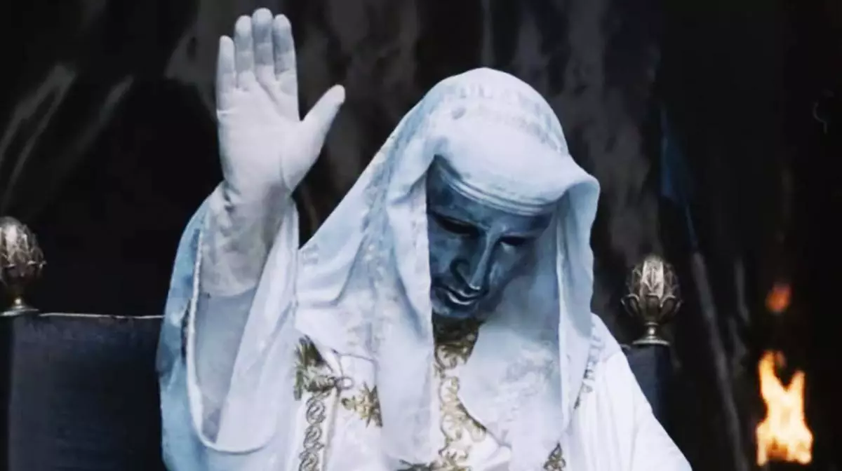 king baldwin iv hand raise meme image