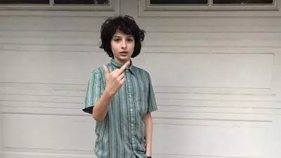 finn wolfhard middle finger reaction