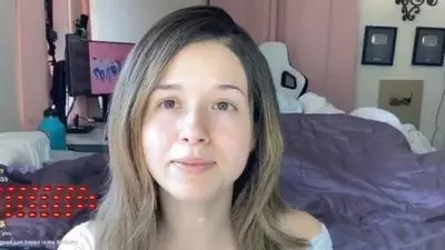 pokimane no makeup