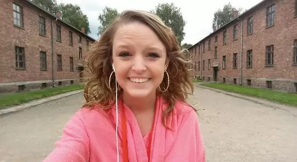 auschwitz selfie meme image
