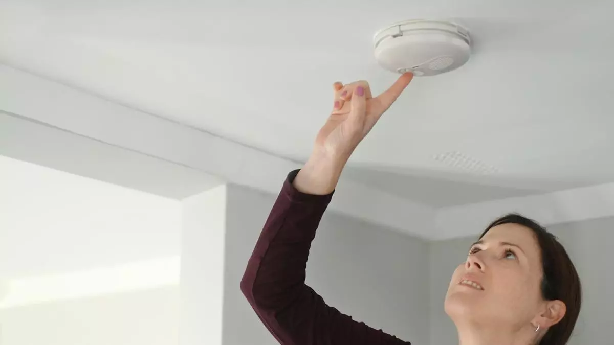smoke detector beeping meme image