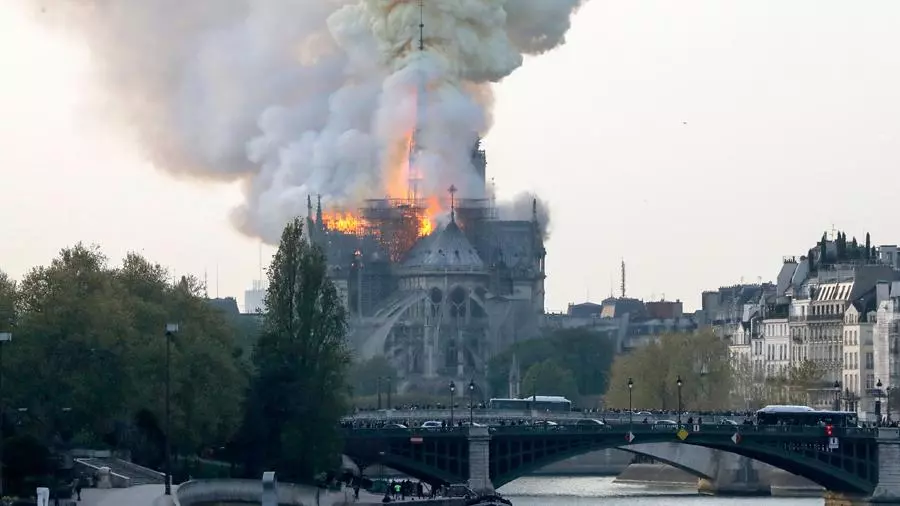2019 notre dame fire meme image